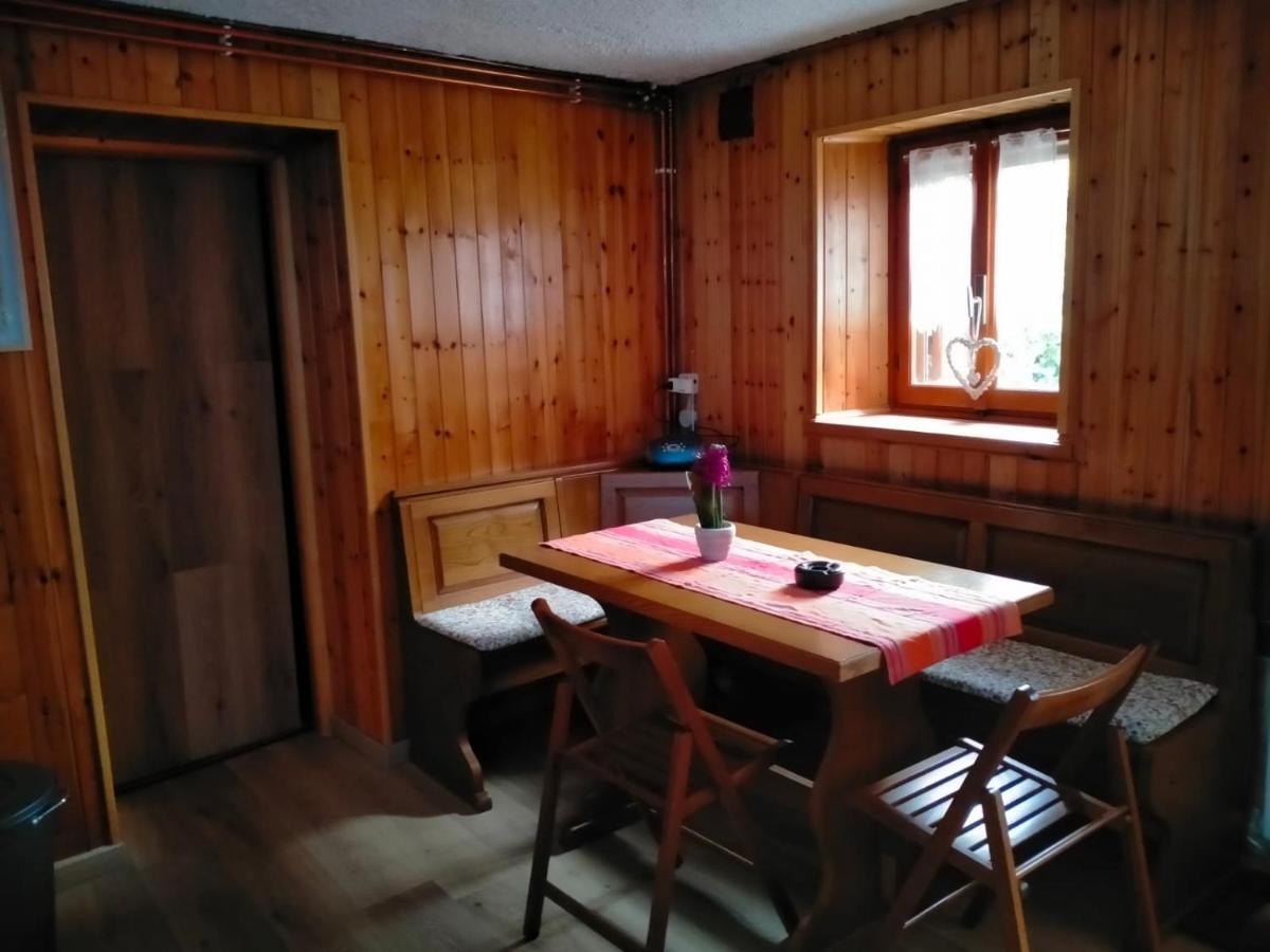 Casa Dei Sogni Apartment อาออสตา ภายนอก รูปภาพ